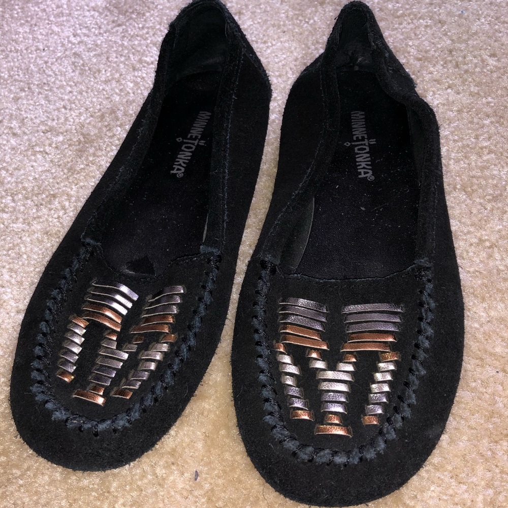 Minnetonka slide ons